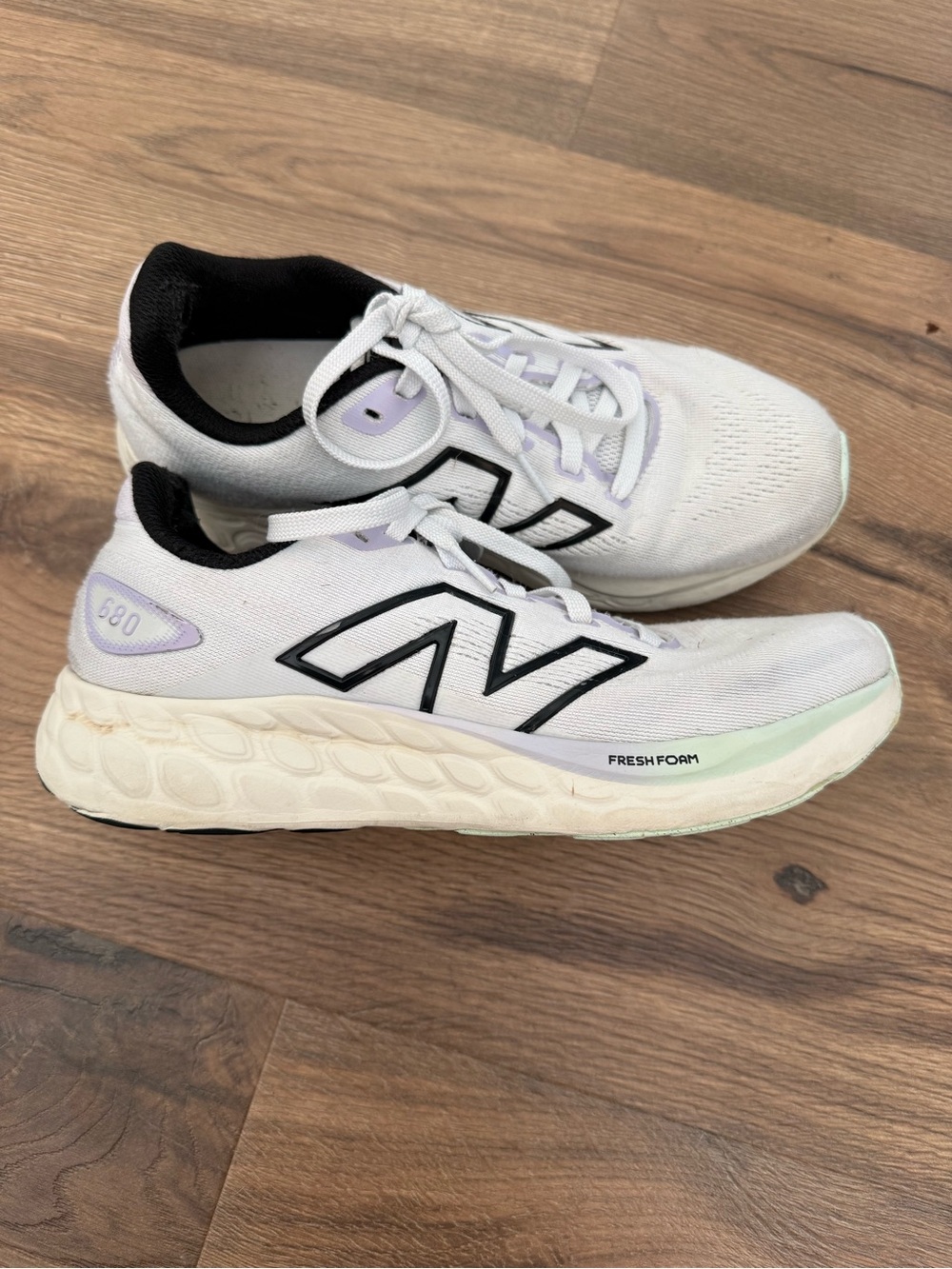 New Balance Fresh Foam 880 Women’s Running Shoes - White with Black Accents